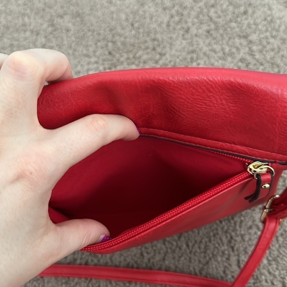 Red square Crossbody bag - Picture 8 of 11